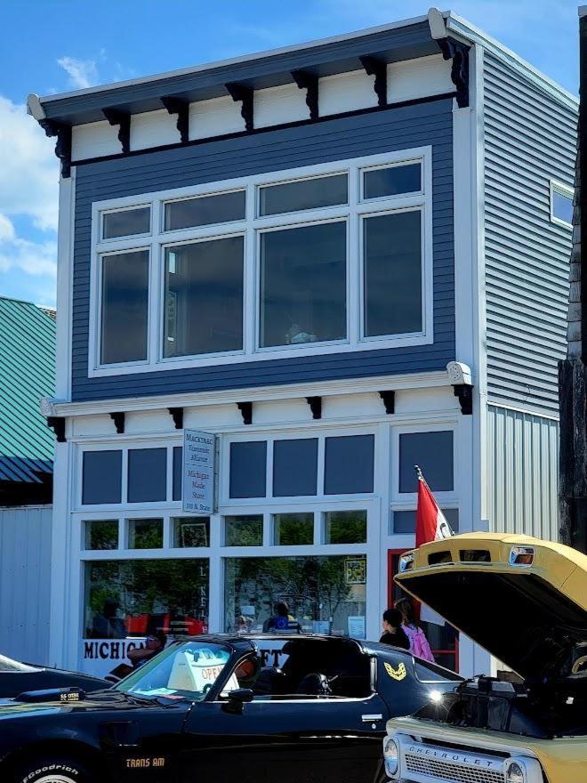 St Ignace Loft Villa เซนต์อิกเนซ ภายนอก รูปภาพ