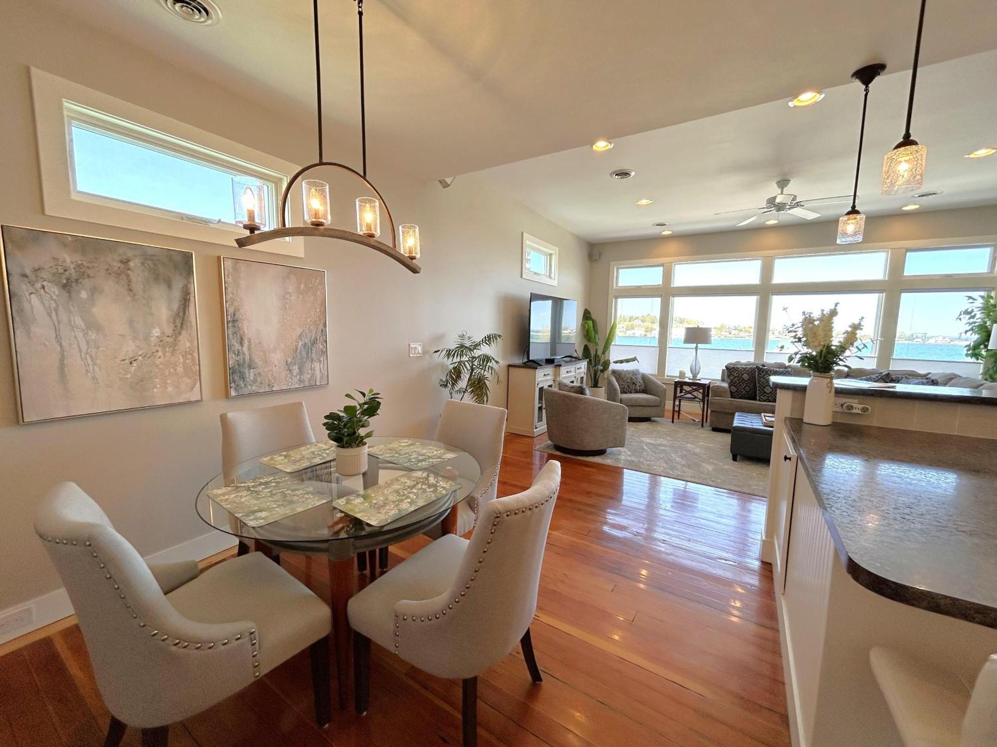 St Ignace Loft Villa เซนต์อิกเนซ ภายนอก รูปภาพ